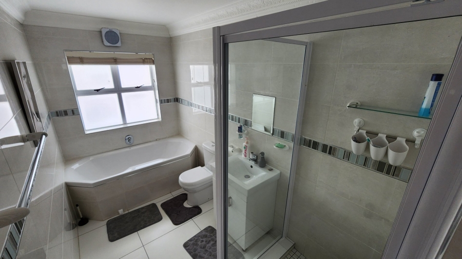 4 Bedroom Property for Sale in Marina Martinique Eastern Cape